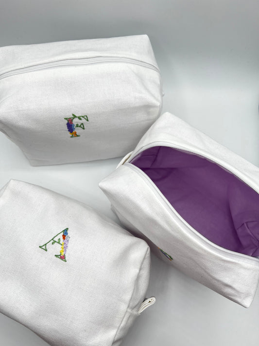 Trousse à initiale brodée