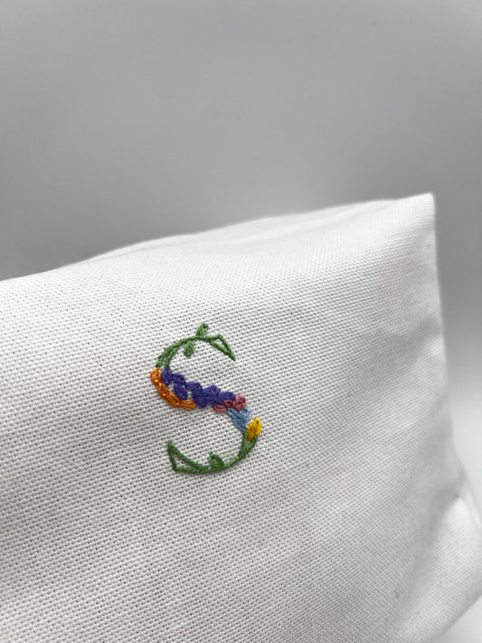 Trousse à initiale brodée S