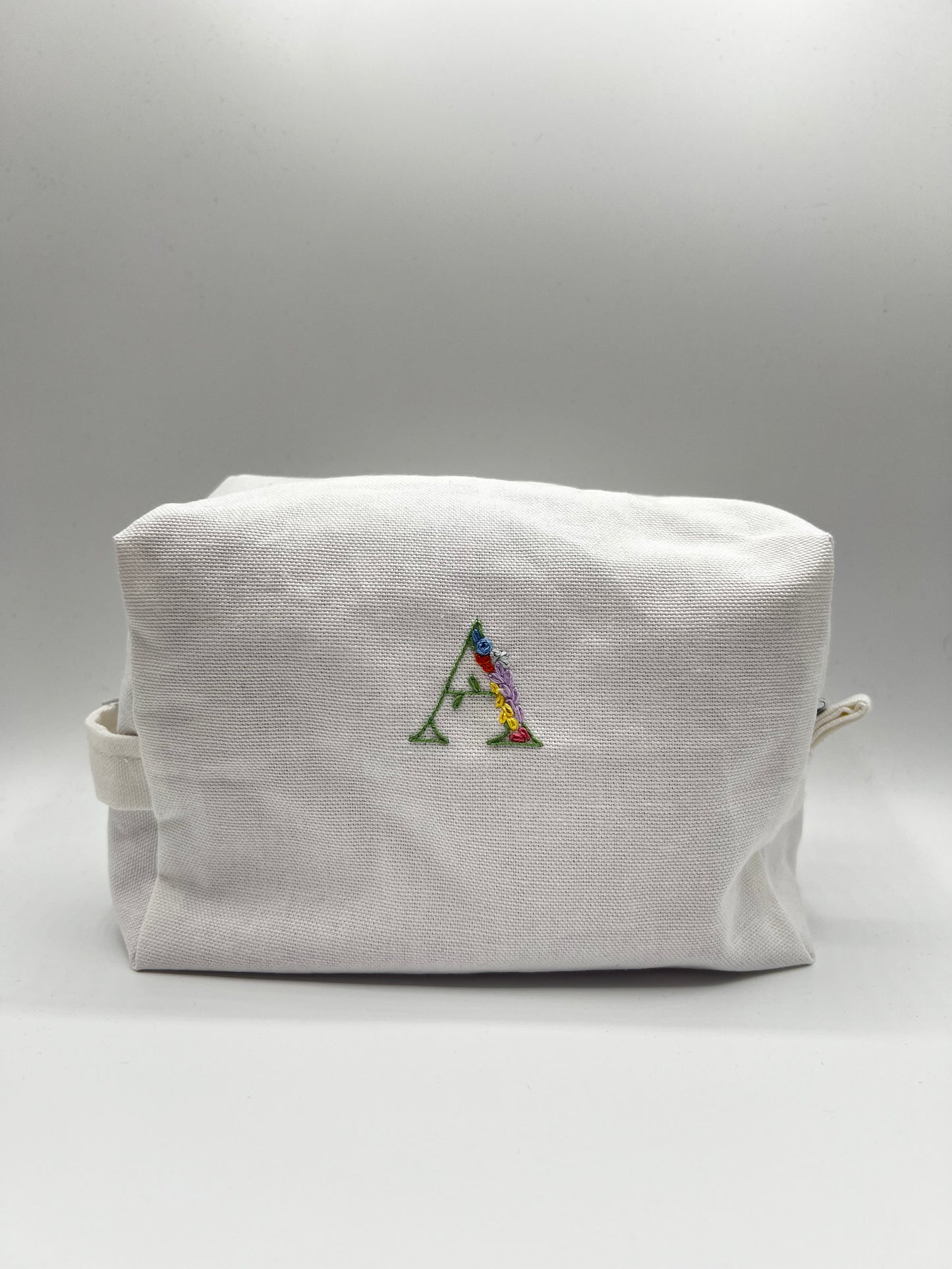 Trousse à initiale brodée A